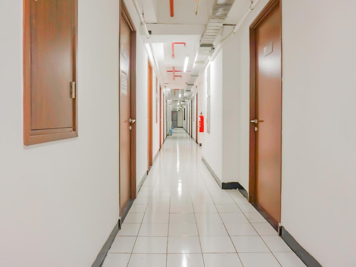 Vaccinated Staff - OYO 90241 Gunung Putri Square Apartment Bogor Exterior foto